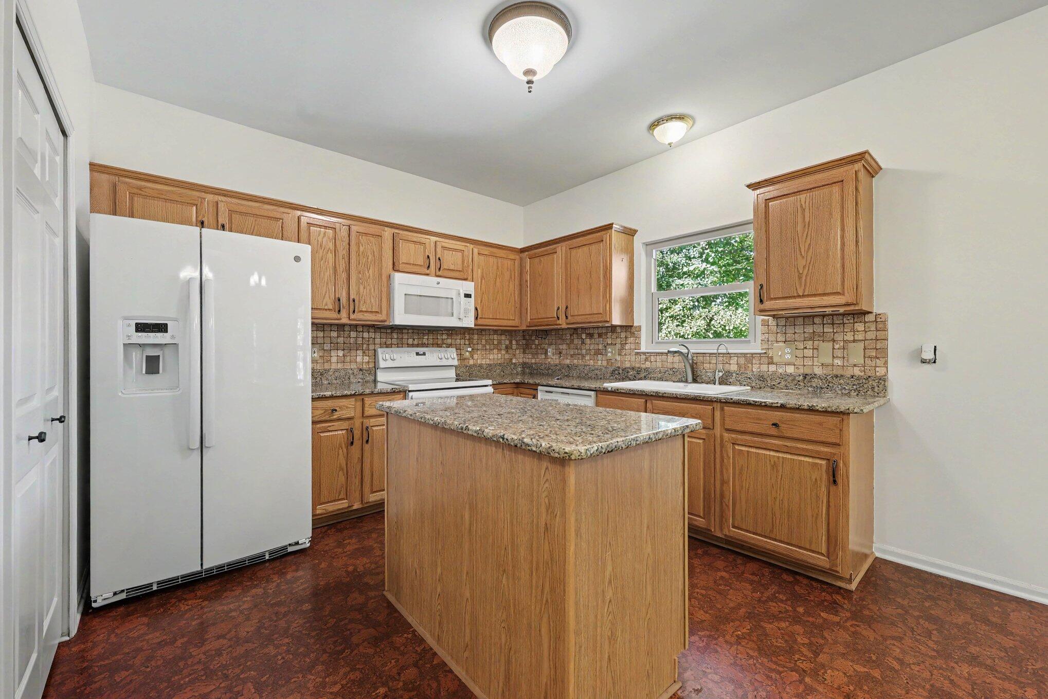 2603 Ravineside Lane South Howell, MI 48843 - Photo 21 of 53 017_file_1716