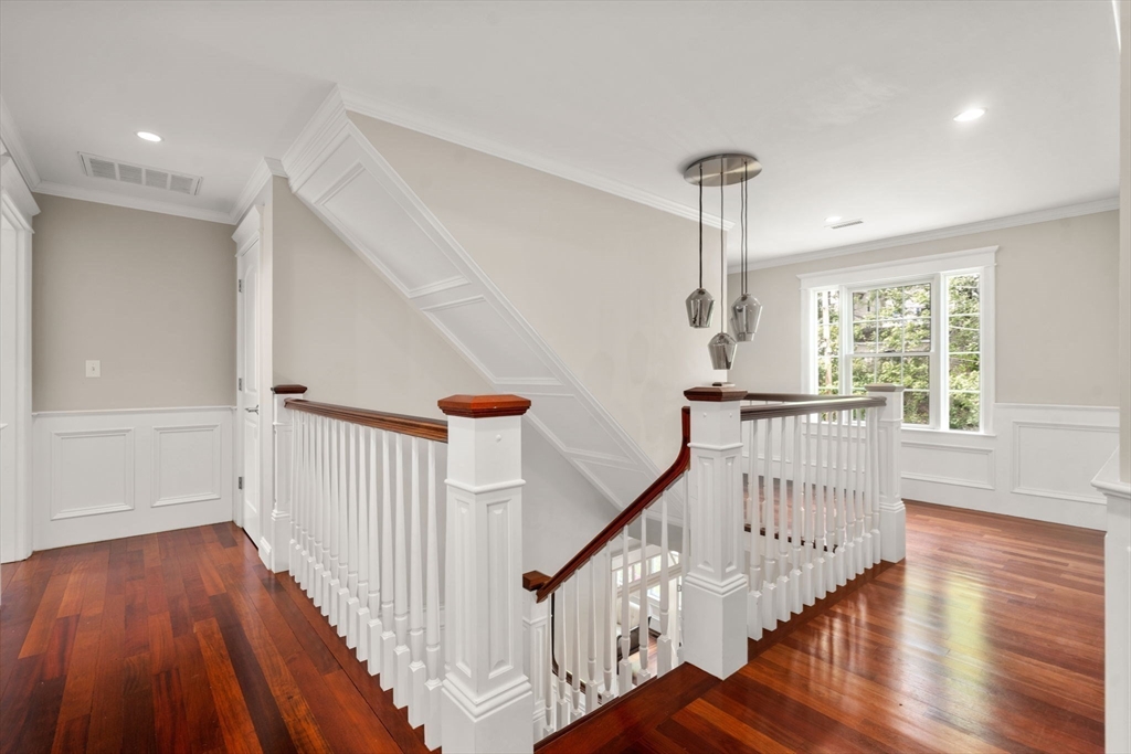 19 Dunedin Road Wellesley, MA 02481 - Photo 24 of 38