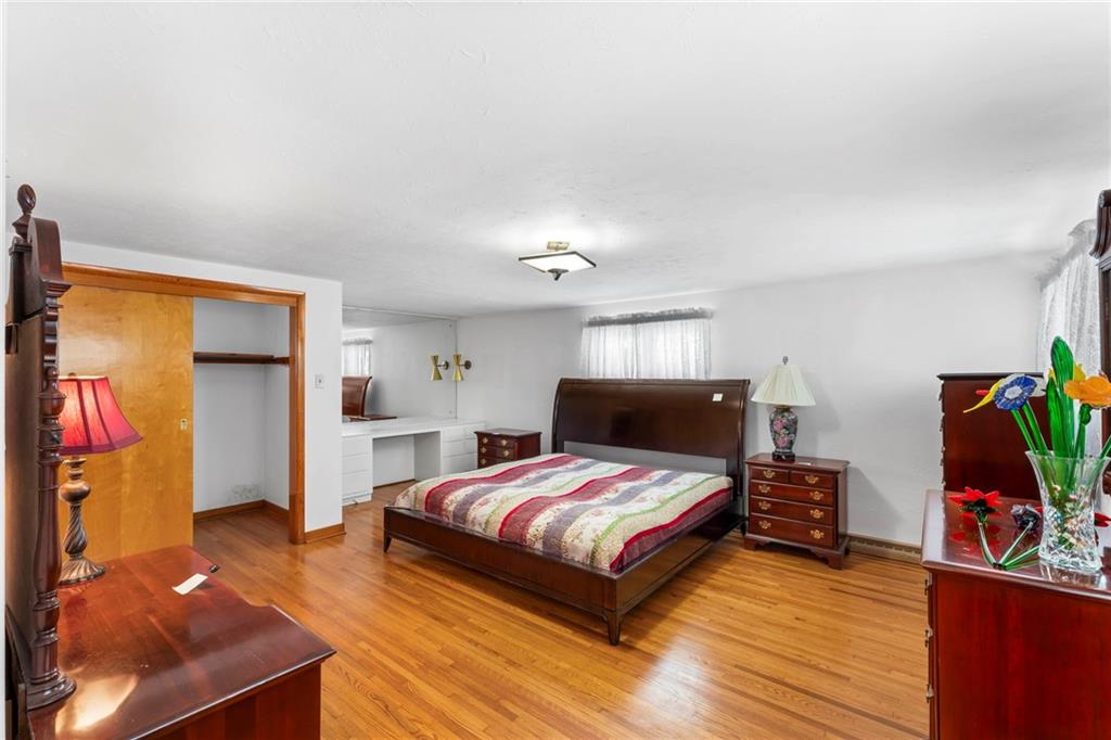 569 Justabout Road Venetia, PA 15367 - Photo 9 of 28 Owners Bedroom 569 Justabout Road