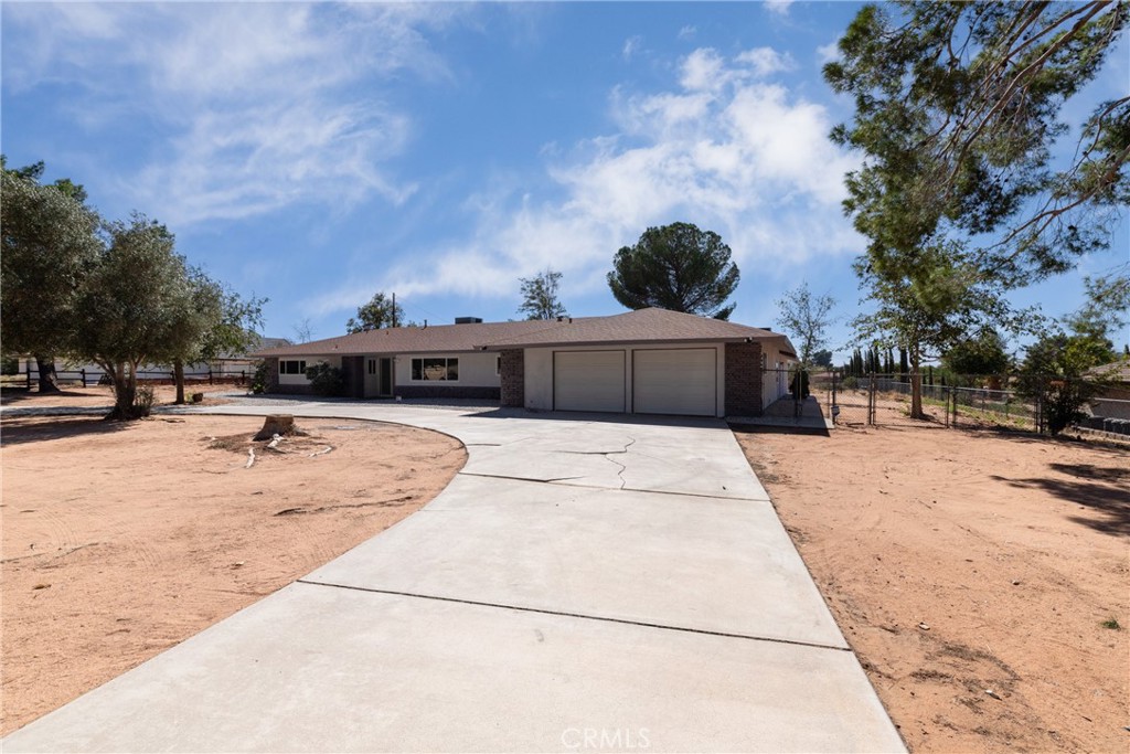 20465 Rancherias Road Apple Valley, CA 92307 - Photo 1 of 1 a view of the terrace
