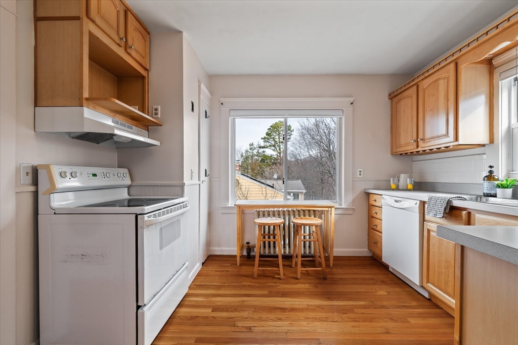 21 Brewster Road Worcester, MA 01602 - Photo 17 of 42