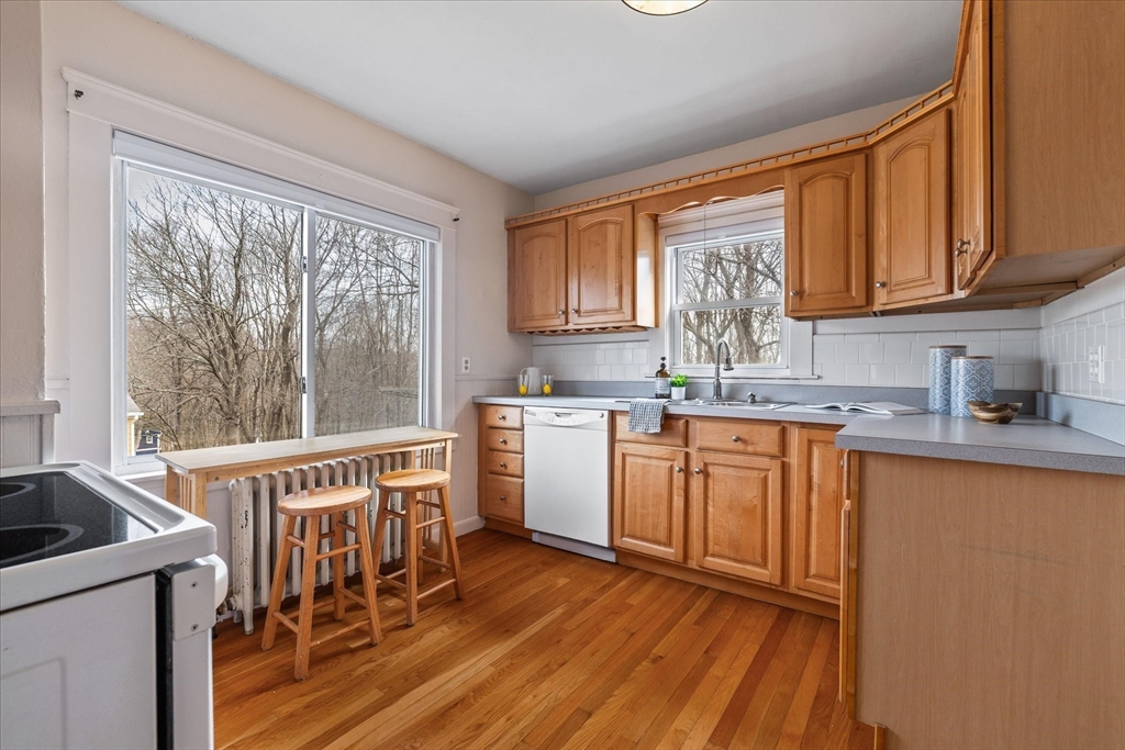 21 Brewster Road Worcester, MA 01602 - Photo 18 of 42