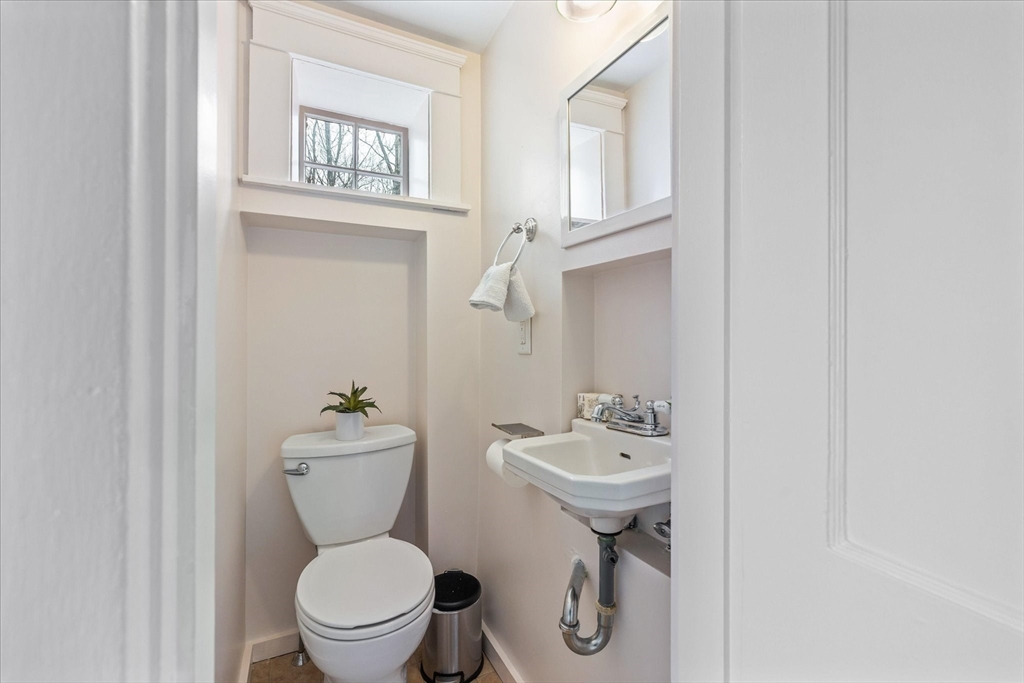 21 Brewster Road Worcester, MA 01602 - Photo 20 of 42