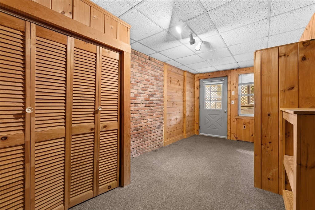 21 Brewster Road Worcester, MA 01602 - Photo 30 of 42