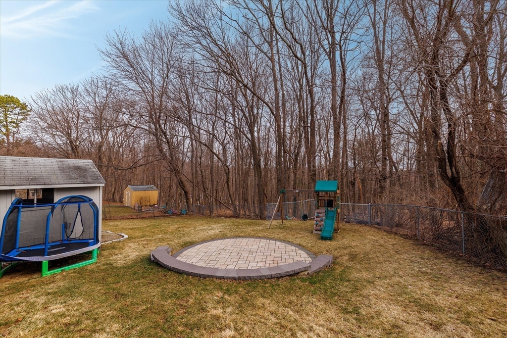 21 Brewster Road Worcester, MA 01602 - Photo 36 of 42