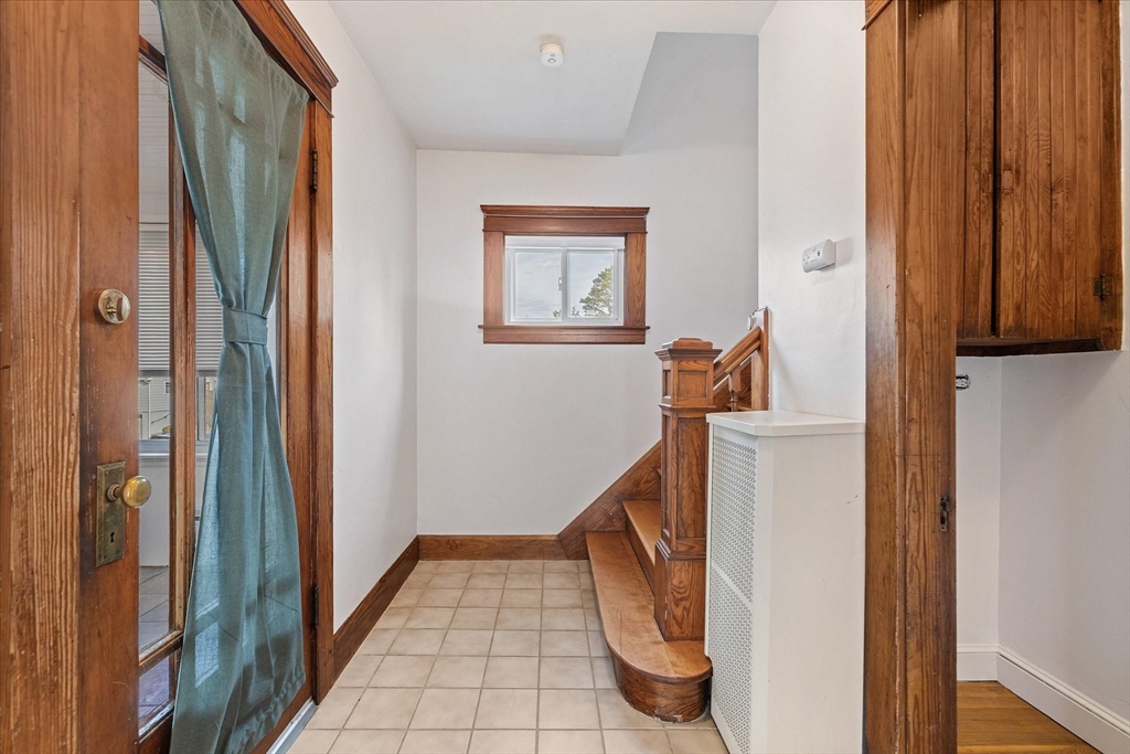 21 Brewster Road Worcester, MA 01602 - Photo 5 of 42