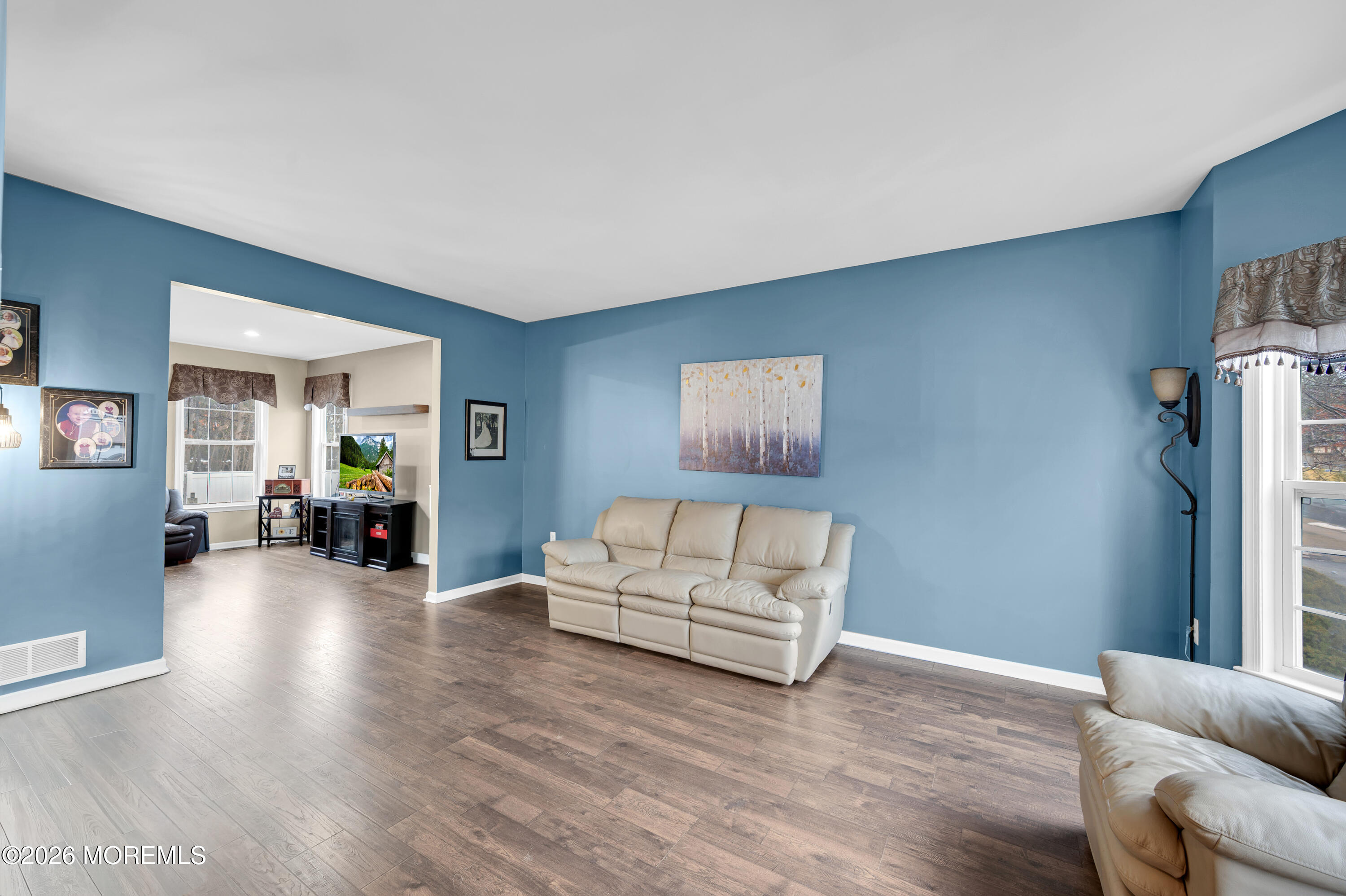 6 Reuben Court Howell, NJ 07731 - Photo 14 of 66 Living 1