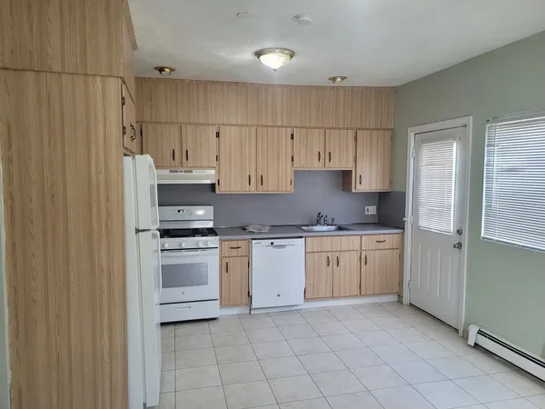 $2,250 | 30 Courtland Street, Unit 2, Everett, MA 02149
