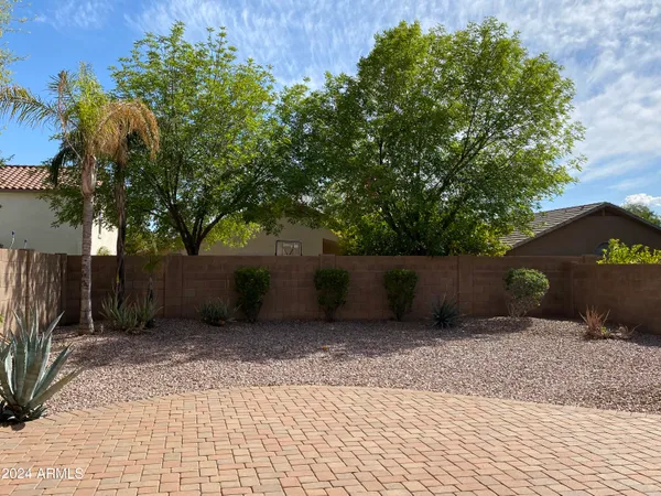 $2,250 | 2327 West Running Deer Trail, Phoenix, AZ 85085
