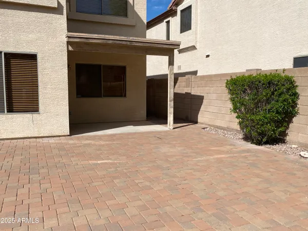$2,250 | 2327 West Running Deer Trail, Phoenix, AZ 85085