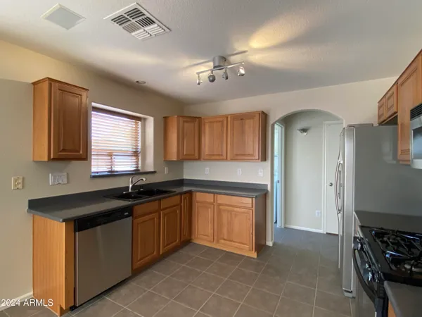 $2,250 | 2327 West Running Deer Trail, Phoenix, AZ 85085