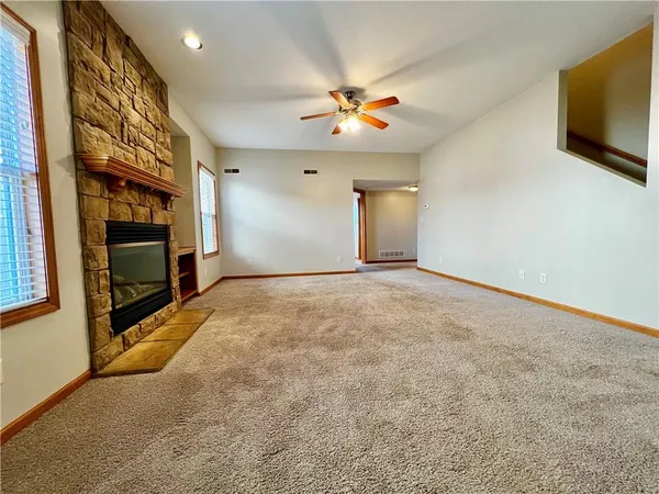 $2,000 | 918 Eagle Ridge Drive, Baldwin City, KS 66006