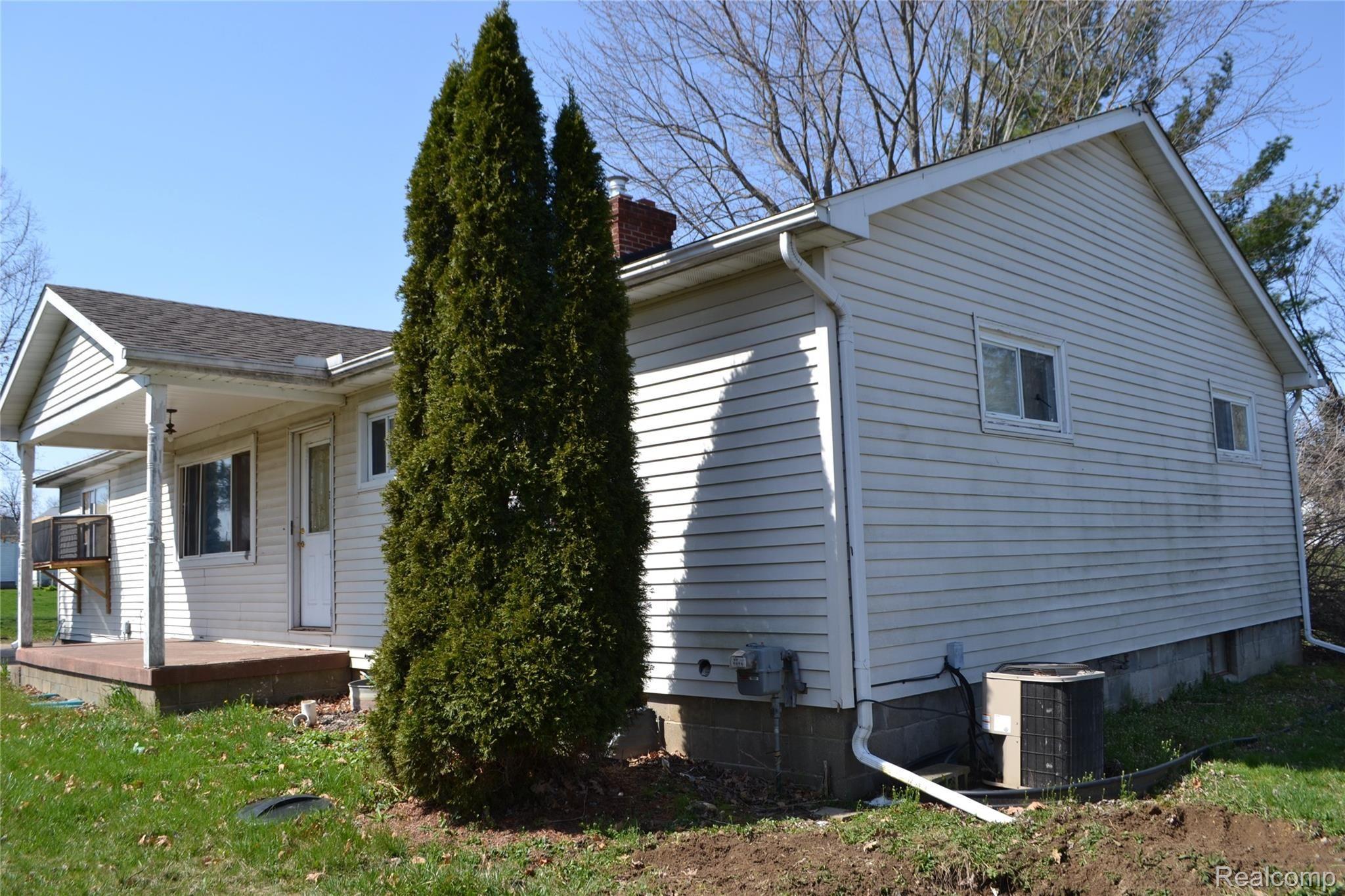 8474 Caine Road Millington, MI 48746 - Photo 2 of 3 DSC_0015.JPG