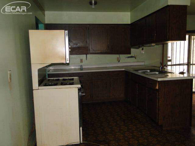 2184 O’Brien Road Mount Morris, MI 48458 - Photo 5 of 13 21245972-4.JPG