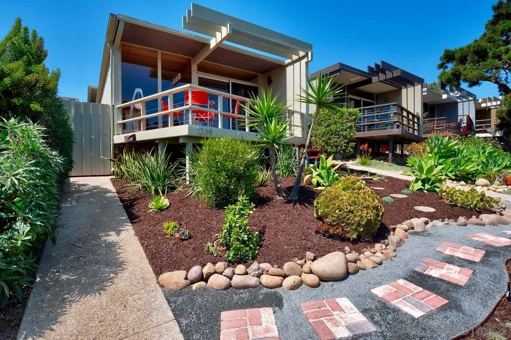 1238 Agate Street San Diego, CA 92109 - Photo 1 of 25