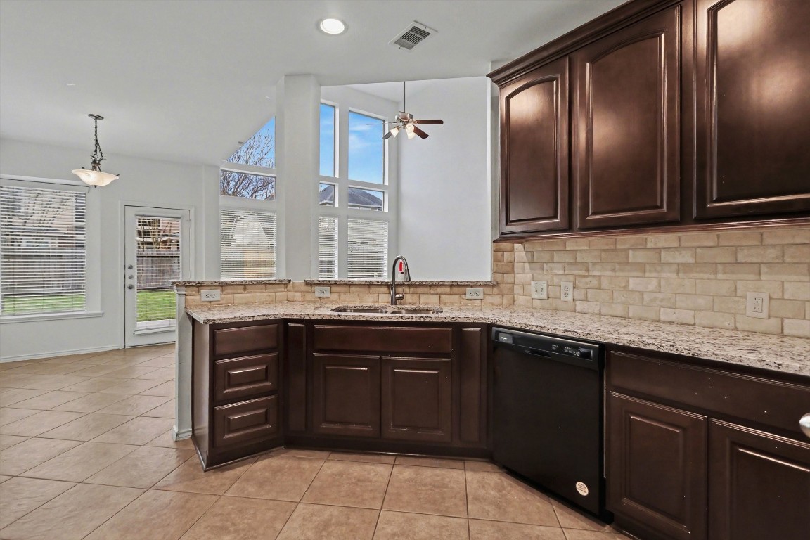 1323 Laura Hills Lane Spring, TX 77386 - Photo 6 of 28