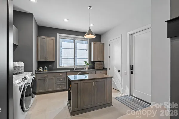 $2,999,900 | 21119 Vandrake Circle, Davidson, NC 28036