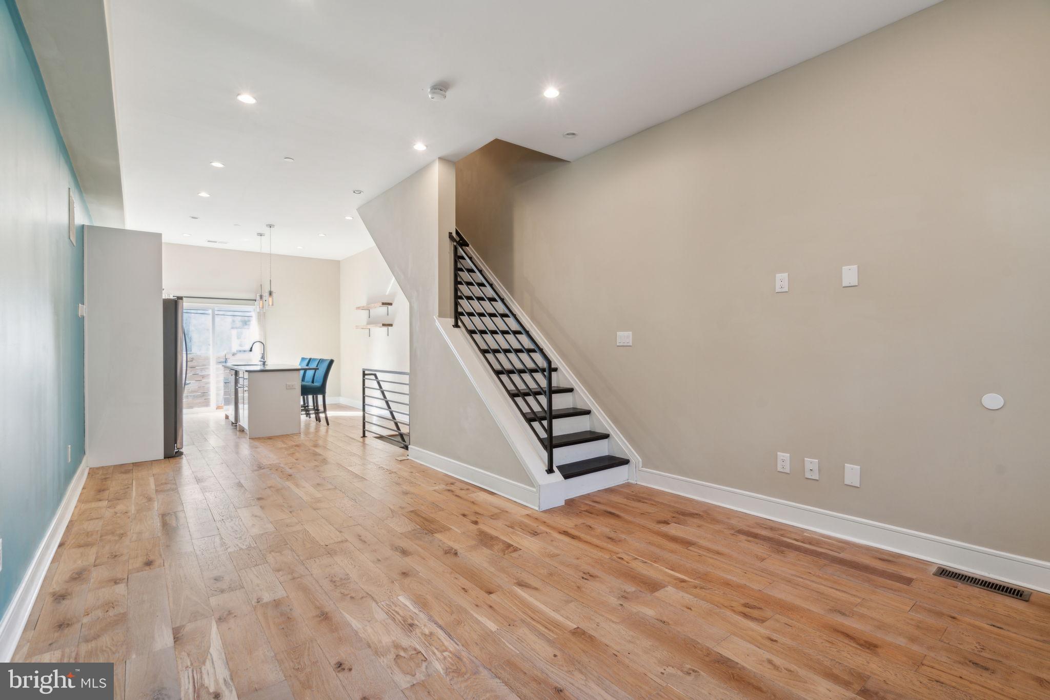 518 Mercy Street Philadelphia, PA 19148 - Photo 4 of 50 Spacious modern living area awaits you.
