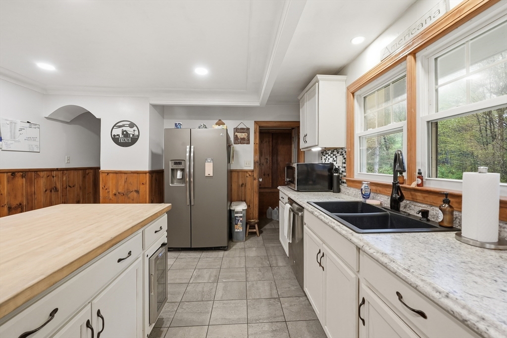 223 South Barre Road Barre, MA 01005 - Photo 5 of 34