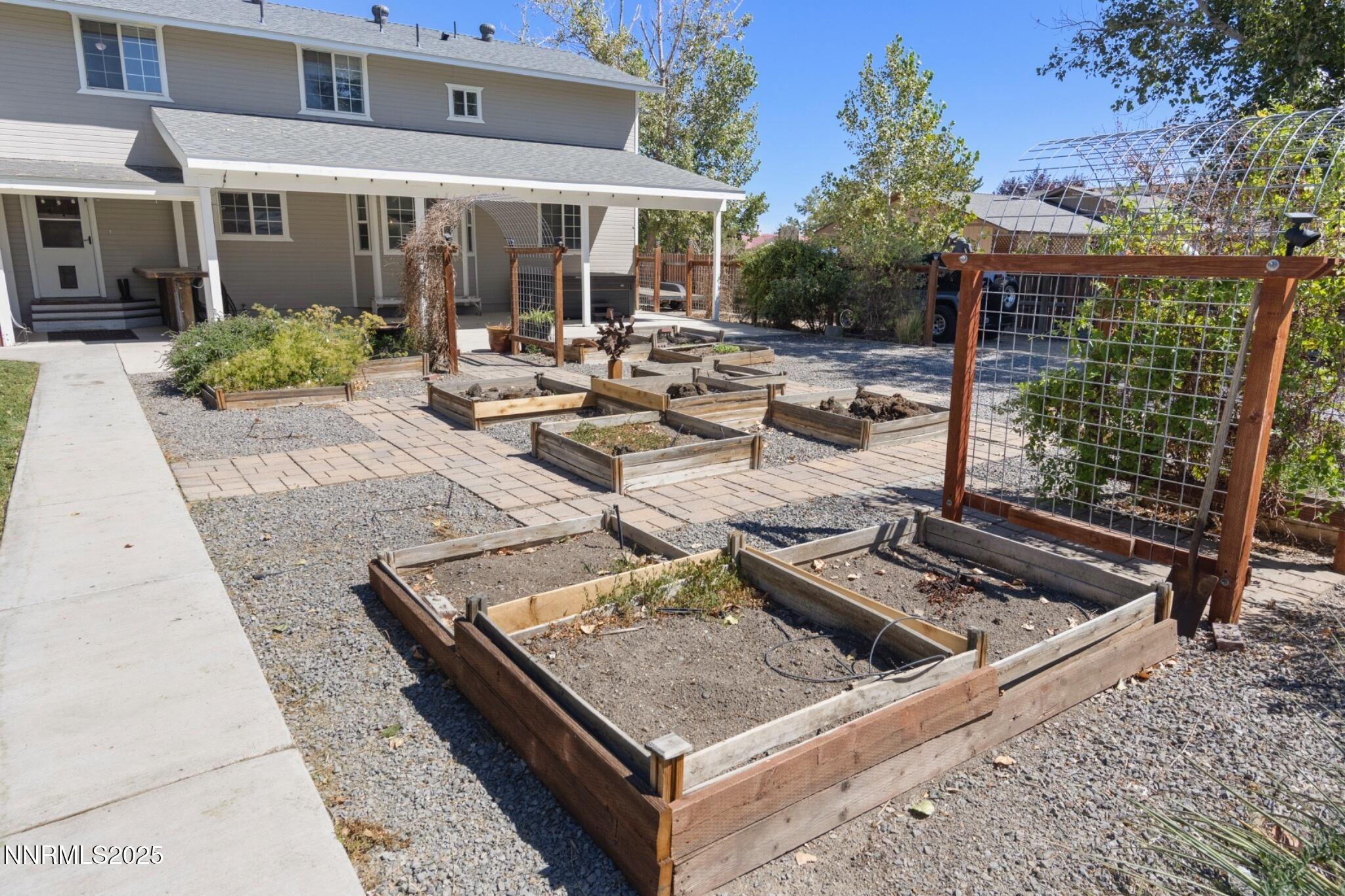 1165 Farm Lane Fernley, NV 89408 - Photo 35 of 38 a view of a patio with chairs and tables
