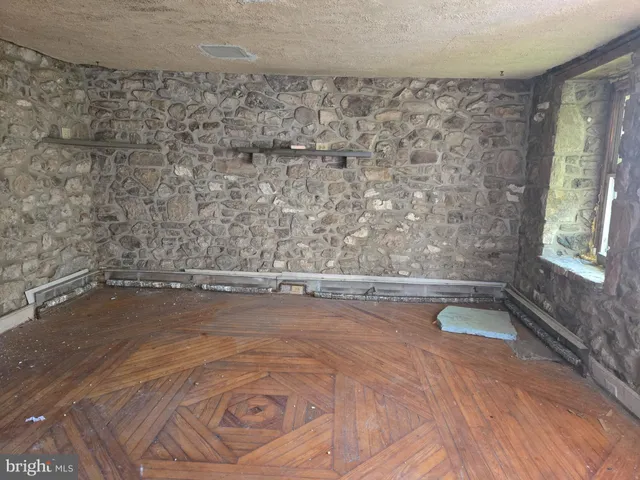 a view of a walk in closet