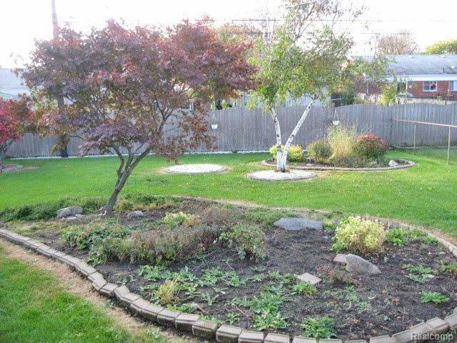 13724 Martin Road Warren, MI 48088 - Photo 18 of 19 IMG_4700