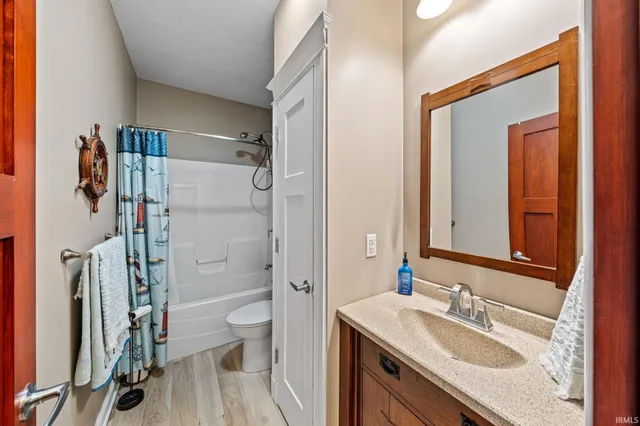 $699,900 | 506 North Beech Road, Osceola, IN 46561