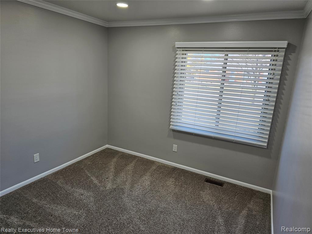 2458 Lindell Road Sterling Heights, MI 48310 - Photo 9 of 20