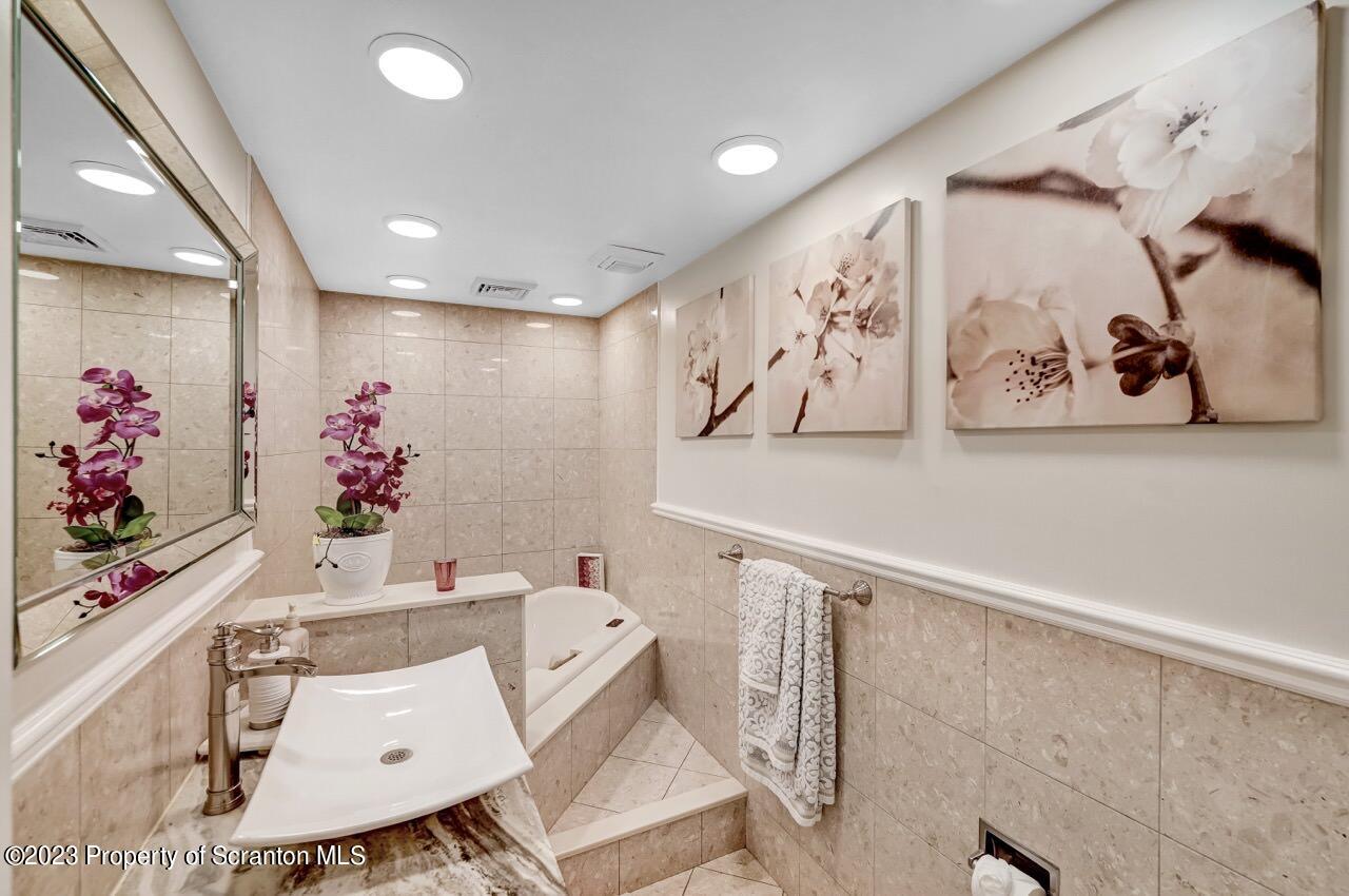 913 Paul Avenue Scranton, PA 18510 - Photo 25 of 83