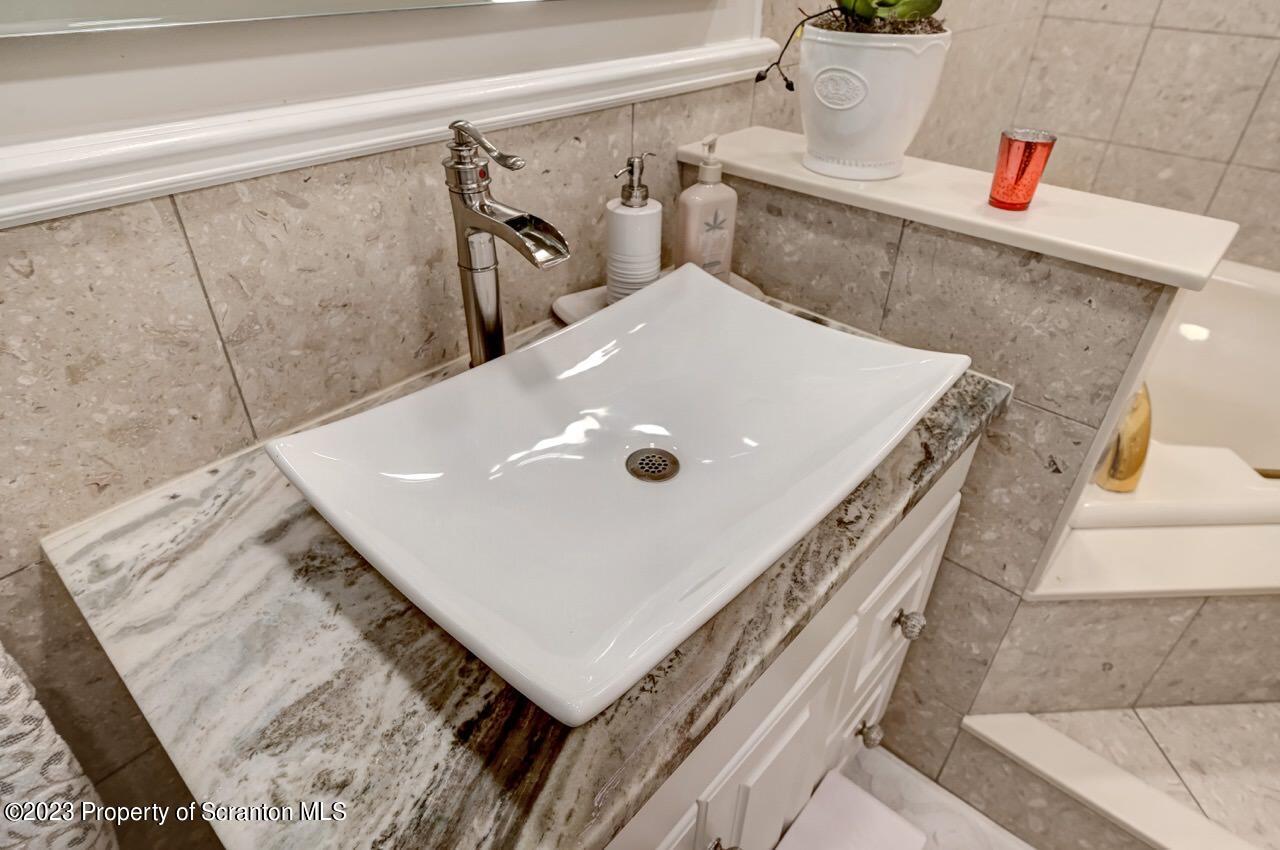 913 Paul Avenue Scranton, PA 18510 - Photo 27 of 83