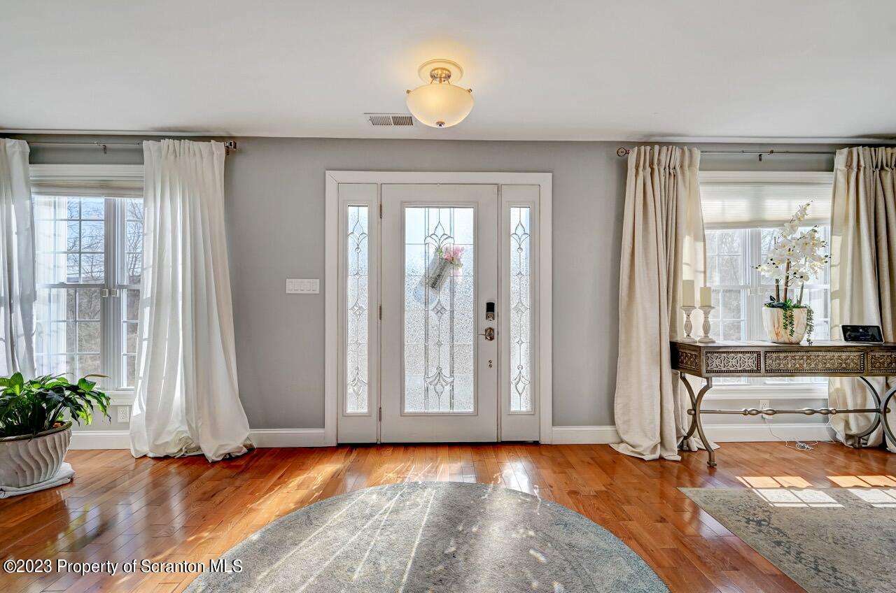 913 Paul Avenue Scranton, PA 18510 - Photo 4 of 83