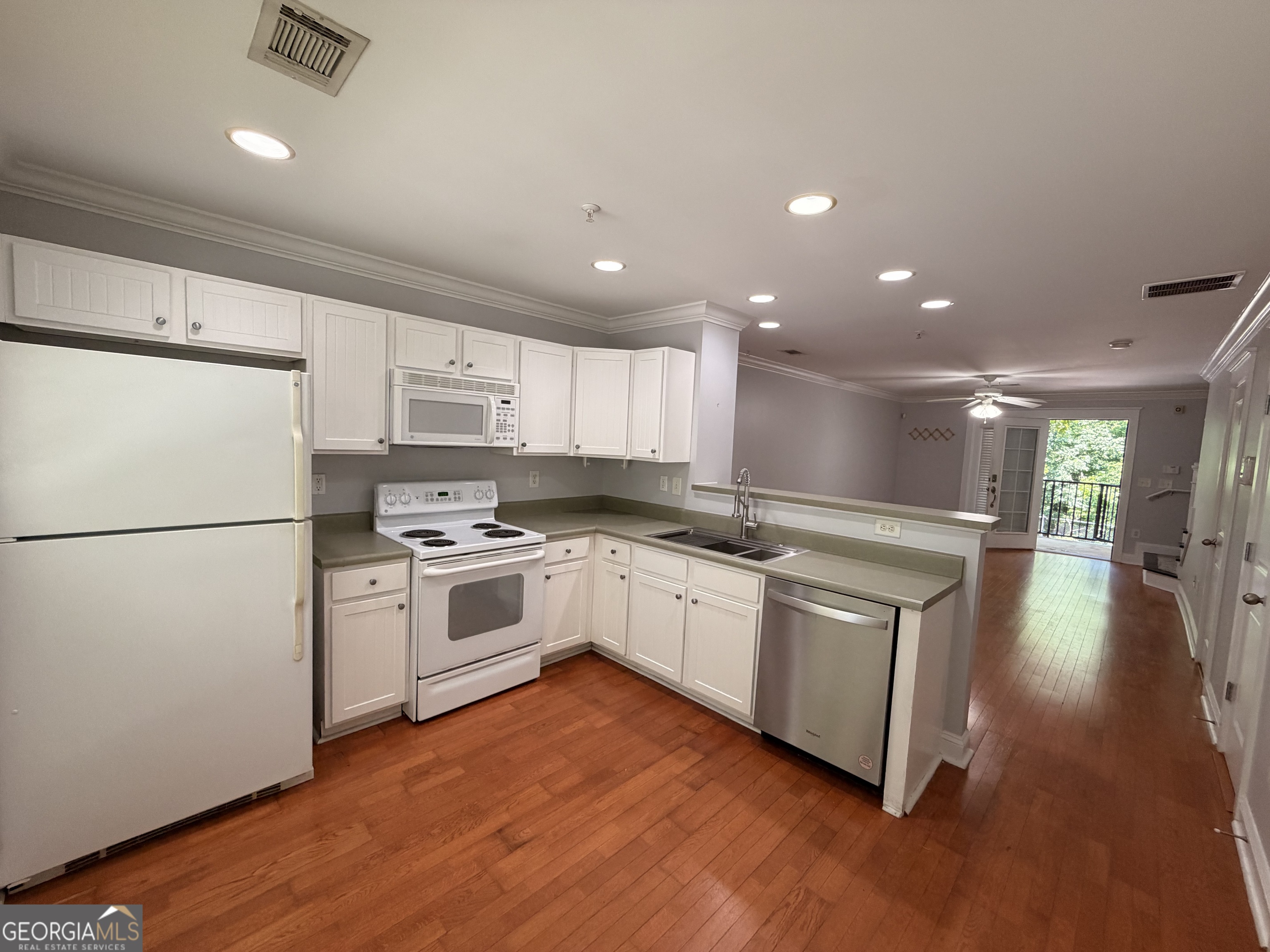 1035 South Barnett Shoals Road, Unit 623 Athens, GA 30605 - Photo 4 of 29