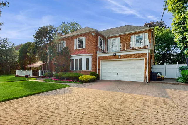 $3,149,000 | 202 Broadway, Lawrence, NY 11559