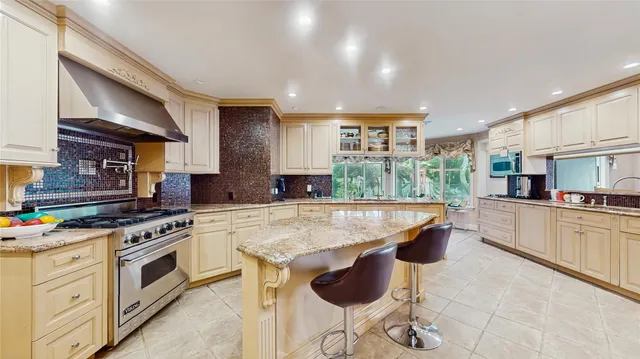 $3,149,000 | 202 Broadway, Lawrence, NY 11559