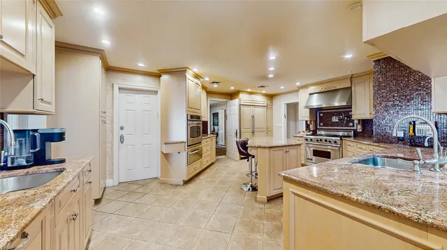 $3,149,000 | 202 Broadway, Lawrence, NY 11559