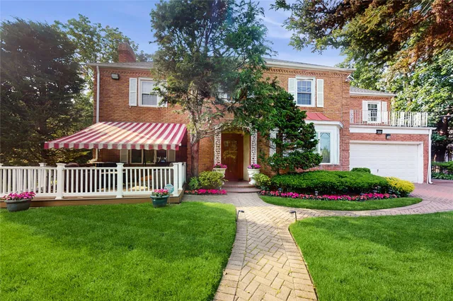 $3,149,000 | 202 Broadway, Lawrence, NY 11559