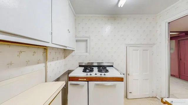 $3,149,000 | 202 Broadway, Lawrence, NY 11559