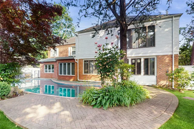 $3,149,000 | 202 Broadway, Lawrence, NY 11559