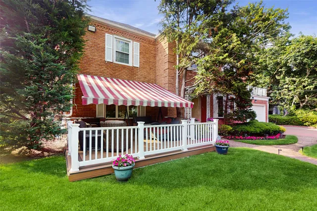 $3,149,000 | 202 Broadway, Lawrence, NY 11559