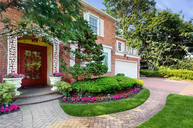 $3,149,000 | 202 Broadway, Lawrence, NY 11559