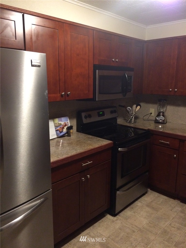2780 Maple Street Bremerton, WA 98310 - Photo 3 of 12 Gallery Image 3