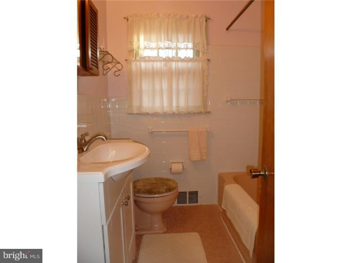 1216 Wayne Road Barrington, NJ 08033 - Photo 13 of 25 Bathroom