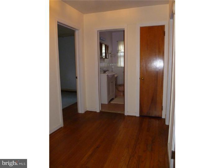 1216 Wayne Road Barrington, NJ 08033 - Photo 16 of 25 Hallway