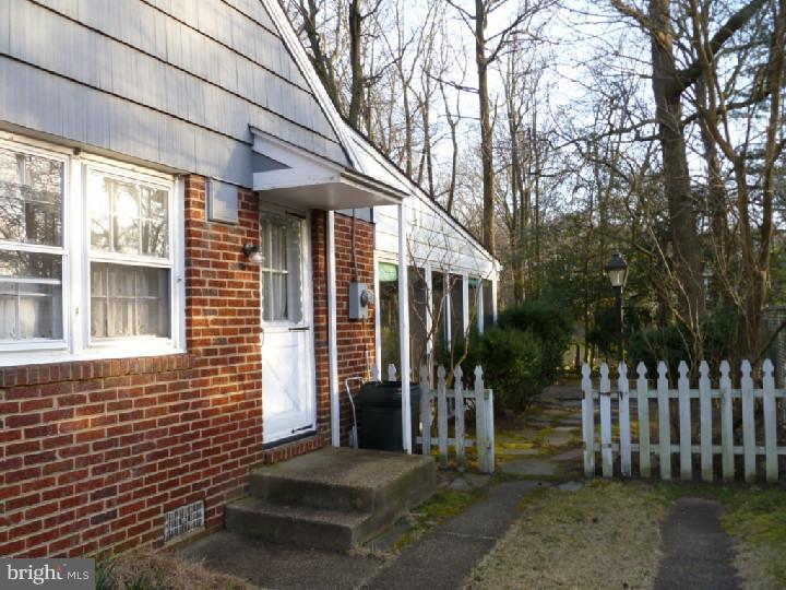 1216 Wayne Road Barrington, NJ 08033 - Photo 3 of 25 Exterior Side