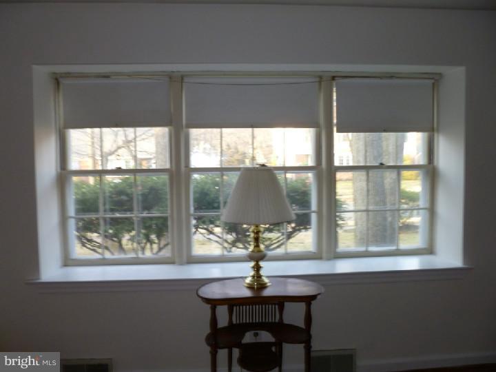 1216 Wayne Road Barrington, NJ 08033 - Photo 6 of 25 View