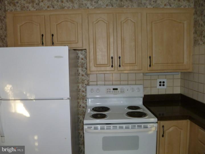1216 Wayne Road Barrington, NJ 08033 - Photo 10 of 25 Kitchen
