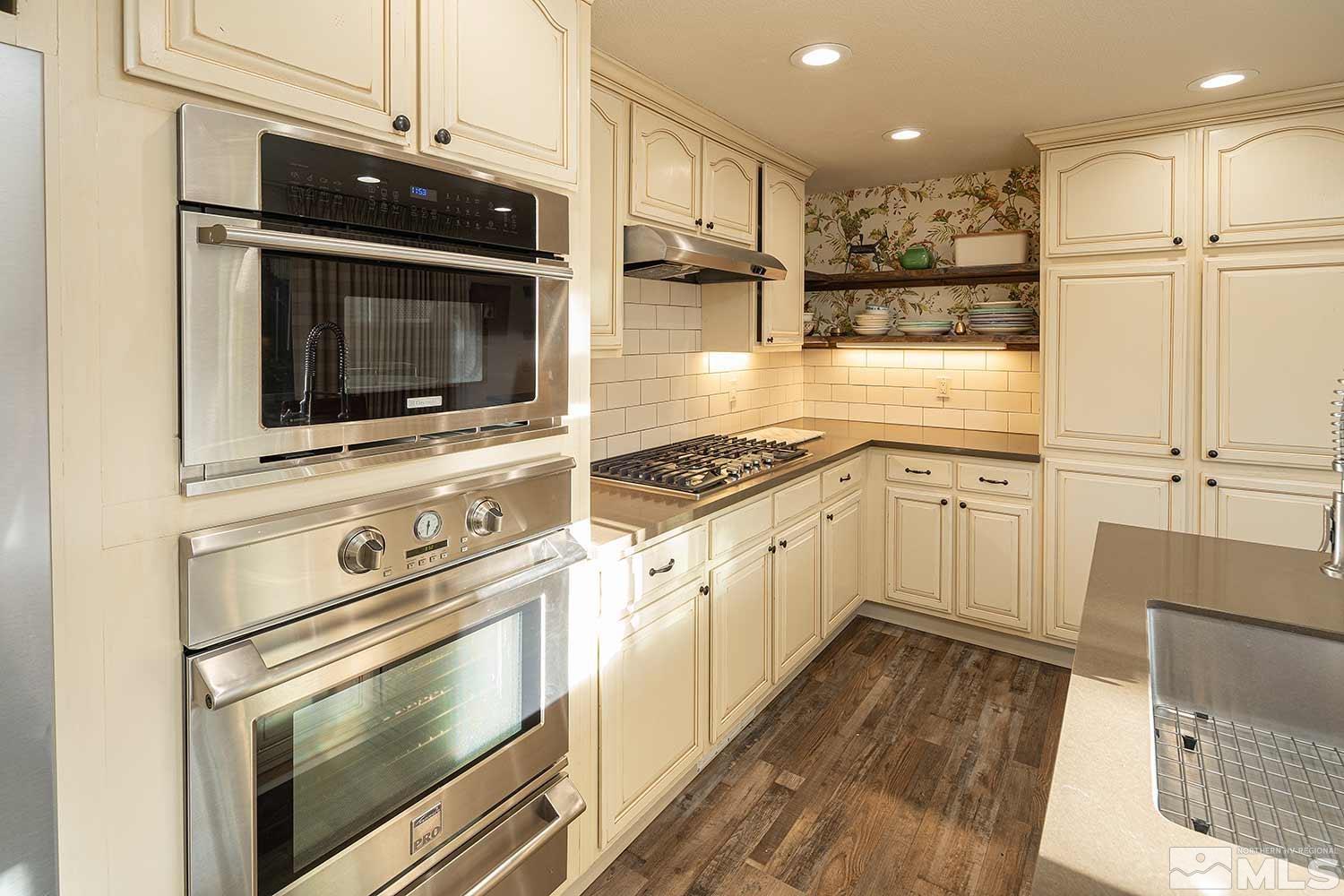 1885 Severn Drive Reno, NV 89503 - Photo 13 of 27 Photo 14