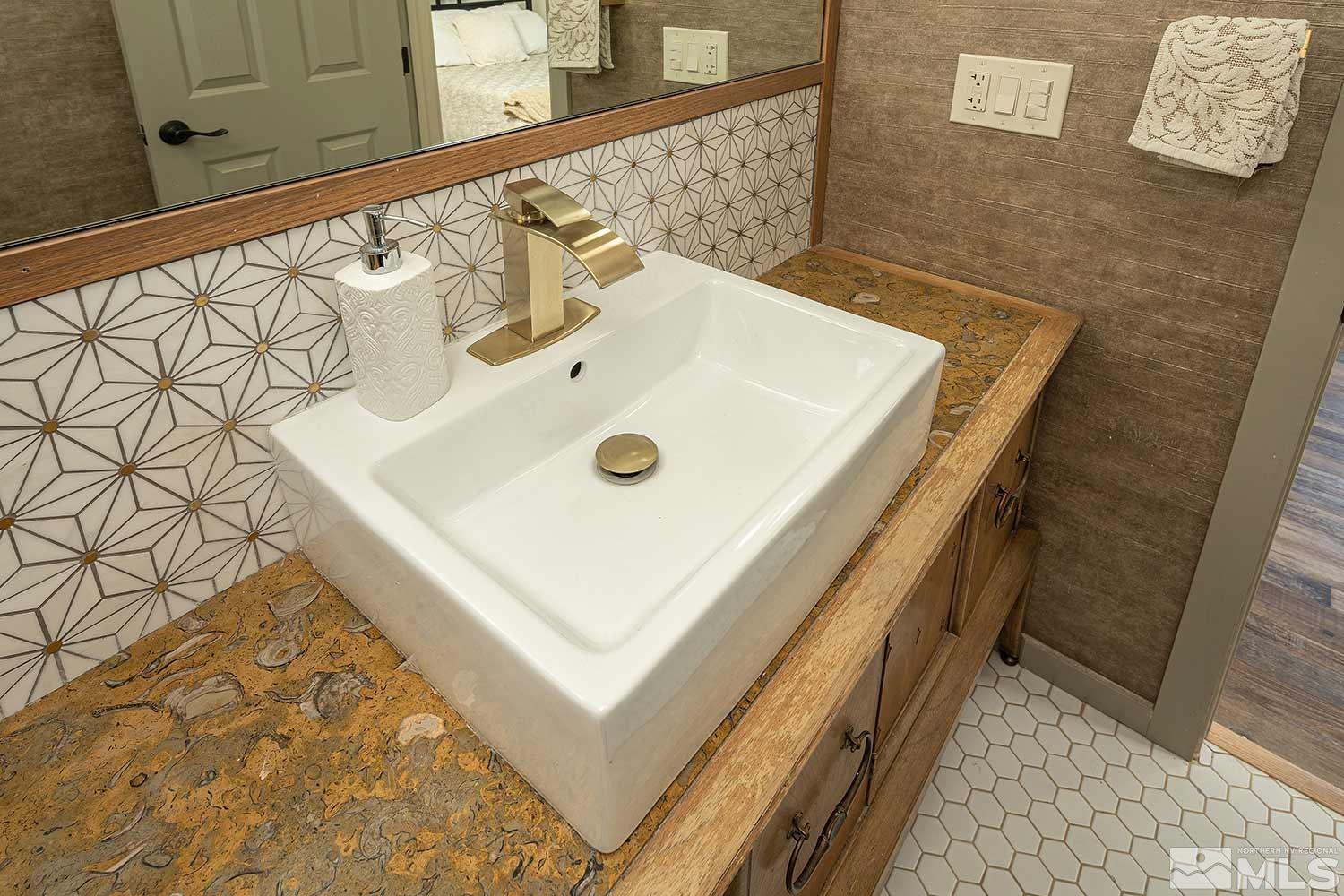 1885 Severn Drive Reno, NV 89503 - Photo 17 of 27 Photo 18