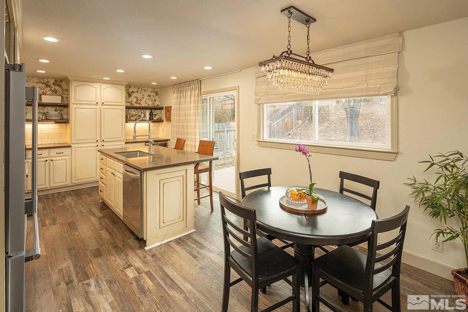 1885 Severn Drive Reno, NV 89503 - Photo 7 of 27 Photo 7