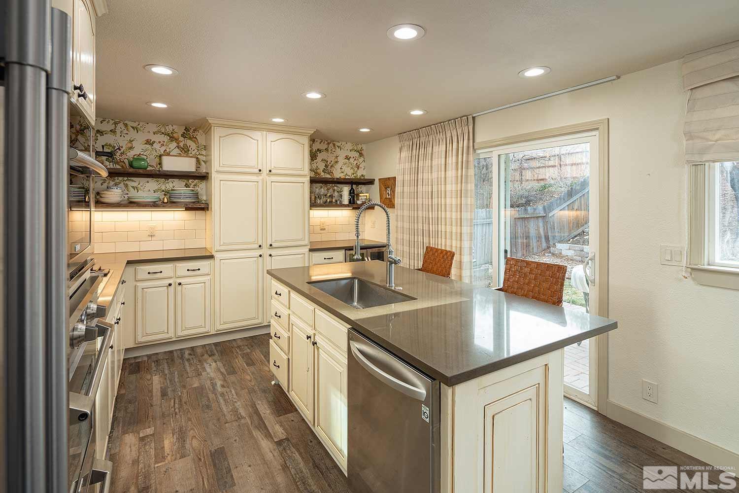 1885 Severn Drive Reno, NV 89503 - Photo 8 of 27 Photo 8